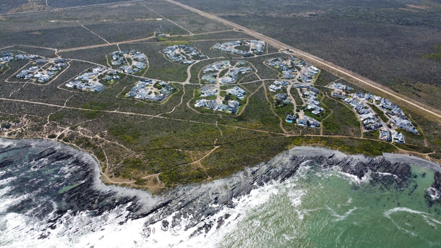 To Let 4 Bedroom Property for Rent in Grotto Bay Western Cape
